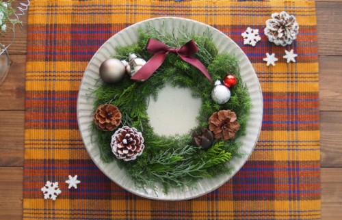 クリスマス、何もしないの？　プレートに置くだけ簡単テーブルリースで気分をUP