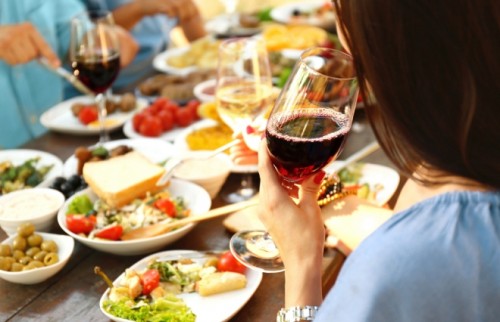サラダはどう選ぶ？糖尿病専門医に聞く「飲み会で太りにくいメニューを選ぶ方法」