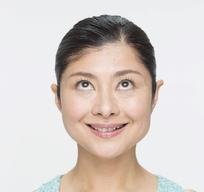 kaoyoga02_08_photo8おいしい顔_目線上