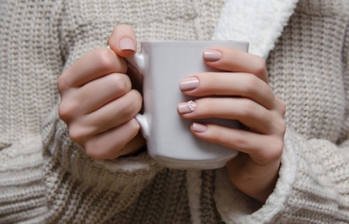 ジェルネイルの付けっぱなしはダメ？　30歳からのハンドケア