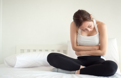 生理痛は薬よりツボ揉みで解消   座ってできる1分セルフケア