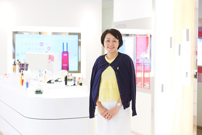 「エイボン」の関本由紀子さん