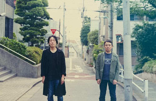 「日々をちゃんと生きること。それが仕事の“成仏”につながる」燃え殻×古賀史健【対談】