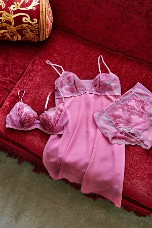 chut!intimates12s