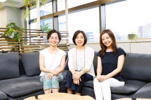 左から、鈴木、浜田さん、海野P