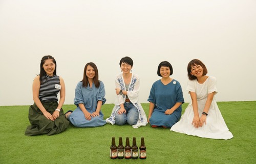 (左から)最所さん、細井さん、柴田さん、林さん、三宅さん(ハレット編集長)