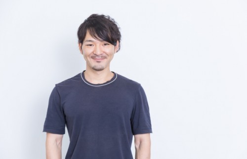 眠い午後も気分スッキリ! デスクでできるのびのび体幹エクササイズ