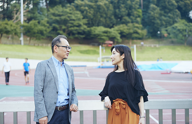 （左から）前野隆司教授と川崎貴子さん