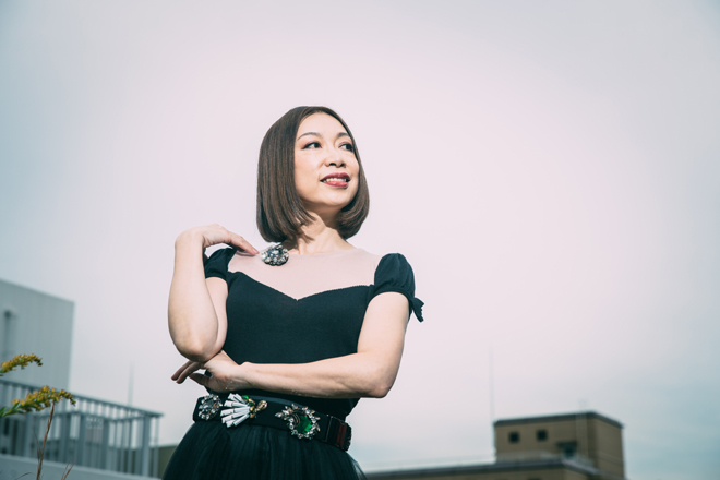野宮真貴さんに聞く、「最小の努力」で自信を手に入れるファッション哲学