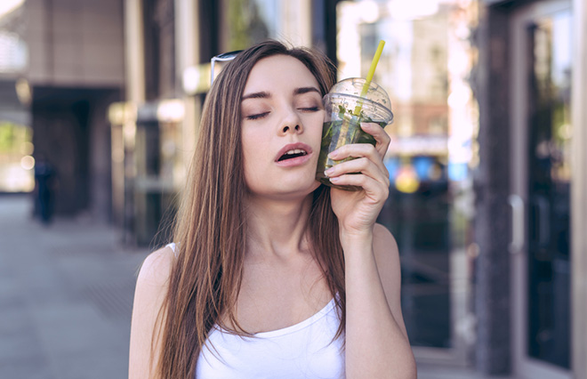 水分と塩分を同時に摂取できるドリンクを…熱中症の症状と対策【医師に聞く】