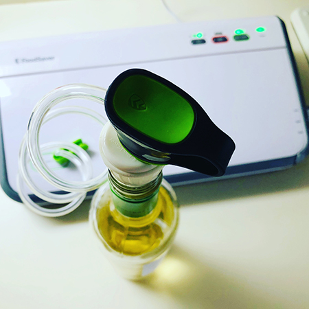 一人では飲みきれないワインも真空保存できます。