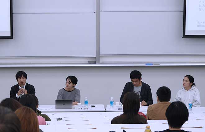 （左から）梅田さん、鈴木、武田さん、haru. さん