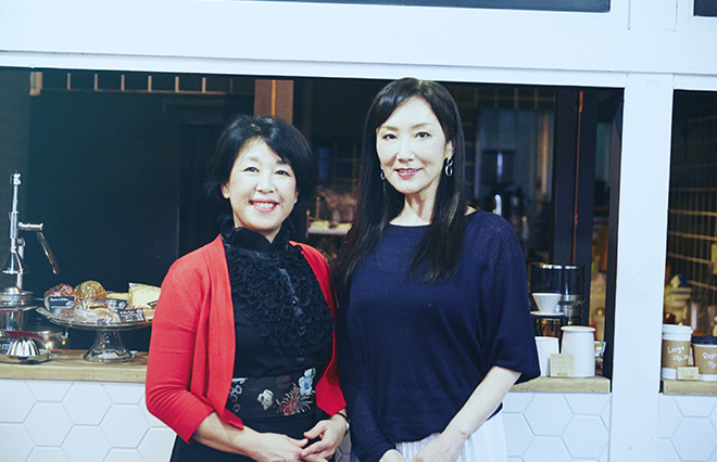 （左から）渡辺由佳里さんと川崎貴子さん