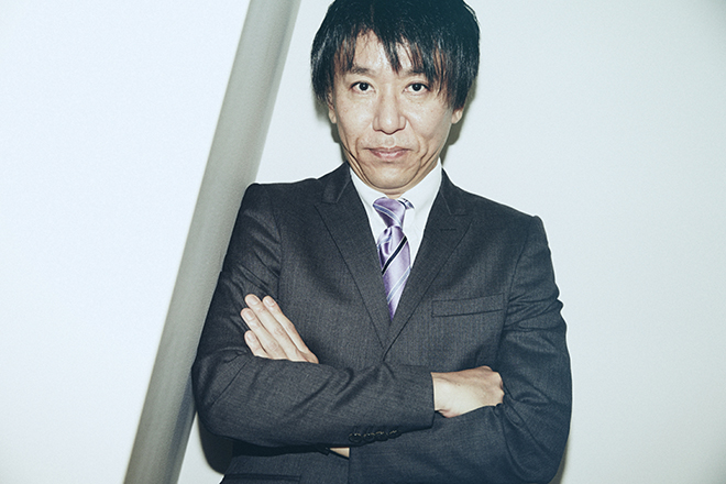 著者で「日経ビジネス」副編集長の鈴木信行さん