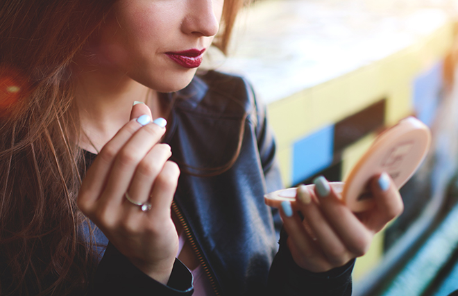 ホルモンバランスの乱れが原因　大人ニキビをケアする漢方薬【漢方専門医に聞く】