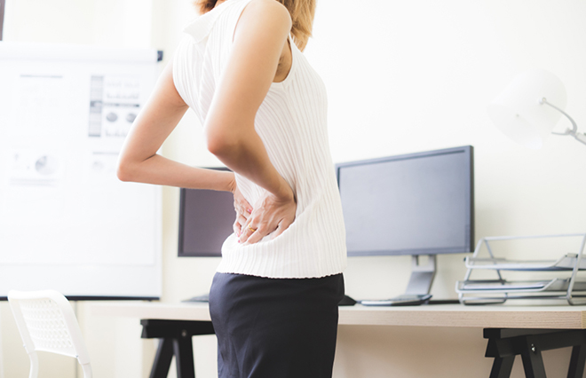 座りっぱなしで足腰がつらい…デスクで簡単筋トレ＆ストレッチ【鍼灸師に聞く】
