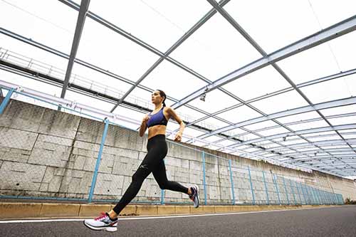 ランニングなど激しい動きによるバストの揺れを、しっかりガード