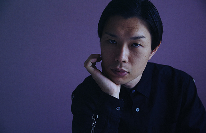 9月に初エッセイ『僕の人生には事件が起きない』を上梓した岩井勇気さん