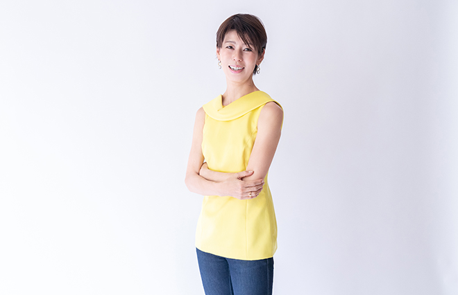 「3年働いたらいい人見つけて辞めよう」“スッチー”だった私が昭和おじさん社会について書いている理由