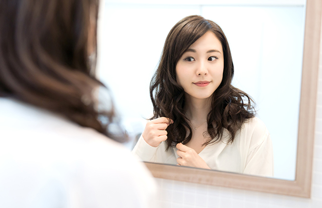 バームならベタッとしない！ 大人髪を今っぽく仕上げるコツ