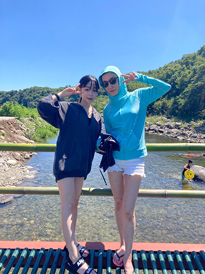 夏には川遊びを、完全海女スタイルで楽しんだ女社長。