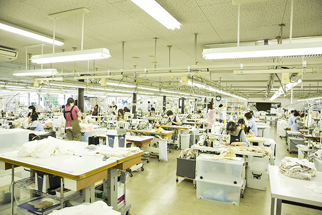 「フリープ」が縫製されている陸前高田の工場。熟練の職人によって1枚1枚丁寧に作られています