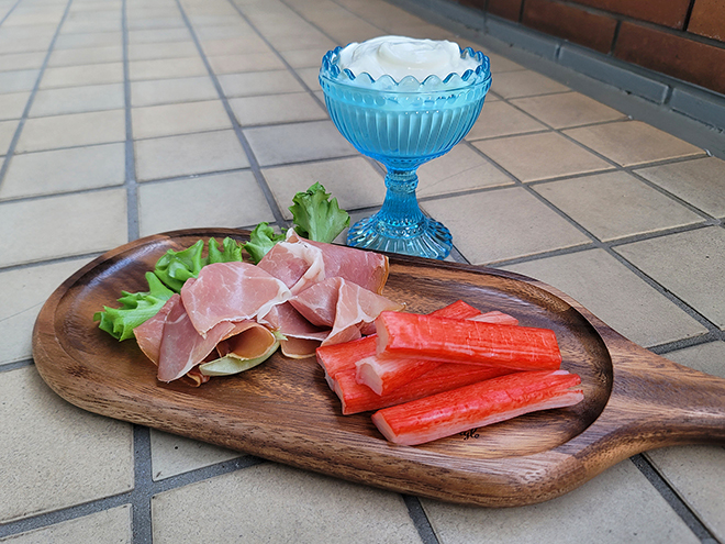 生ハム、カニカマ、ギリシャヨーグルト。罪悪感のない高プロテイン食材。