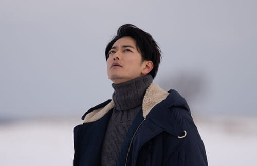ブルーが紡ぐ、それぞれの夢と愛…満島ひかり＆佐藤健主演Netflix『First Love 初恋』【後編】