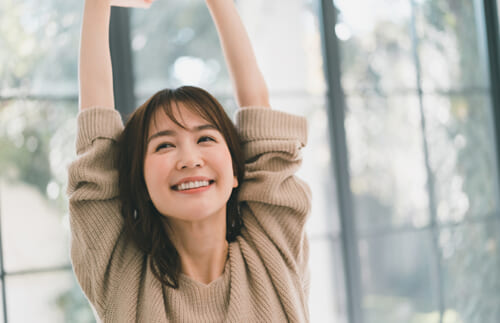 冬のダメージヘアがつらい…「抜け毛・切れ毛・静電気」をケアしてキレイをキープ【美髪プロが教える】