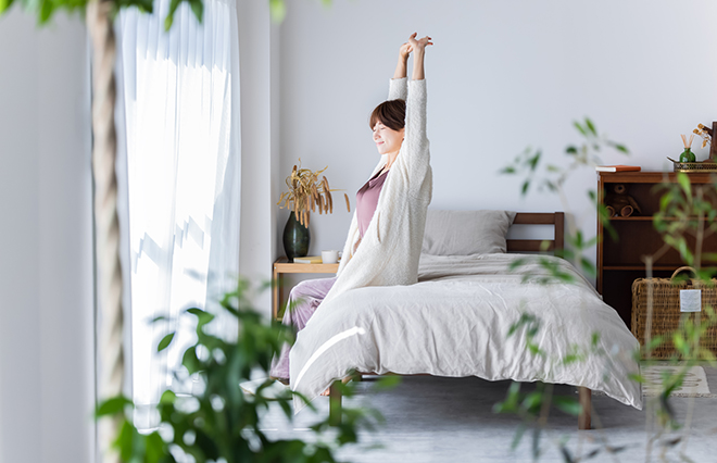 朝すっきり起きるための目覚めツボ3つとヨガポーズ【鍼灸師が教える】