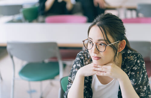 他人を巻き込まないで…自虐でコミュニケーションをとる人の対処法【DJあおい】