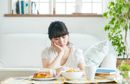 胃の不調日誌をつけて原因を探る…胃痛、胃もたれのセルフケア【専門医に聞く】
