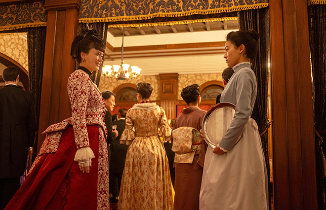 鹿鳴館の給仕になった直美は捨松の鹿鳴館への思いを知る…【あすの『風、薫る』】